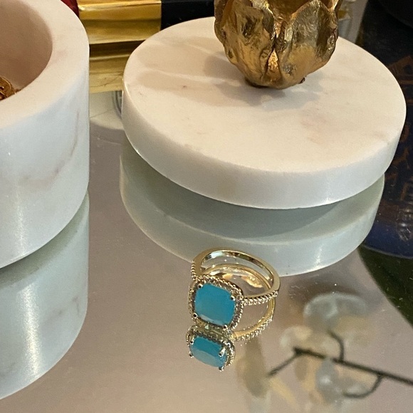 GOLD Tone And Blue Accent Ring - Picture 13 of 16